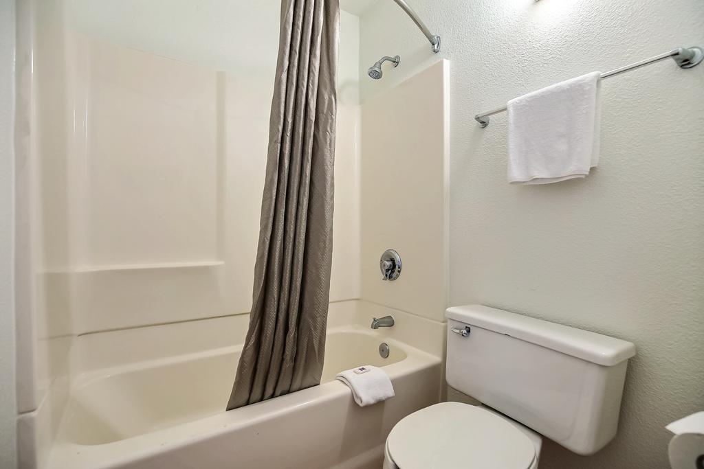 Motel 6-Oakland, Ca - Embarcadero المظهر الخارجي الصورة