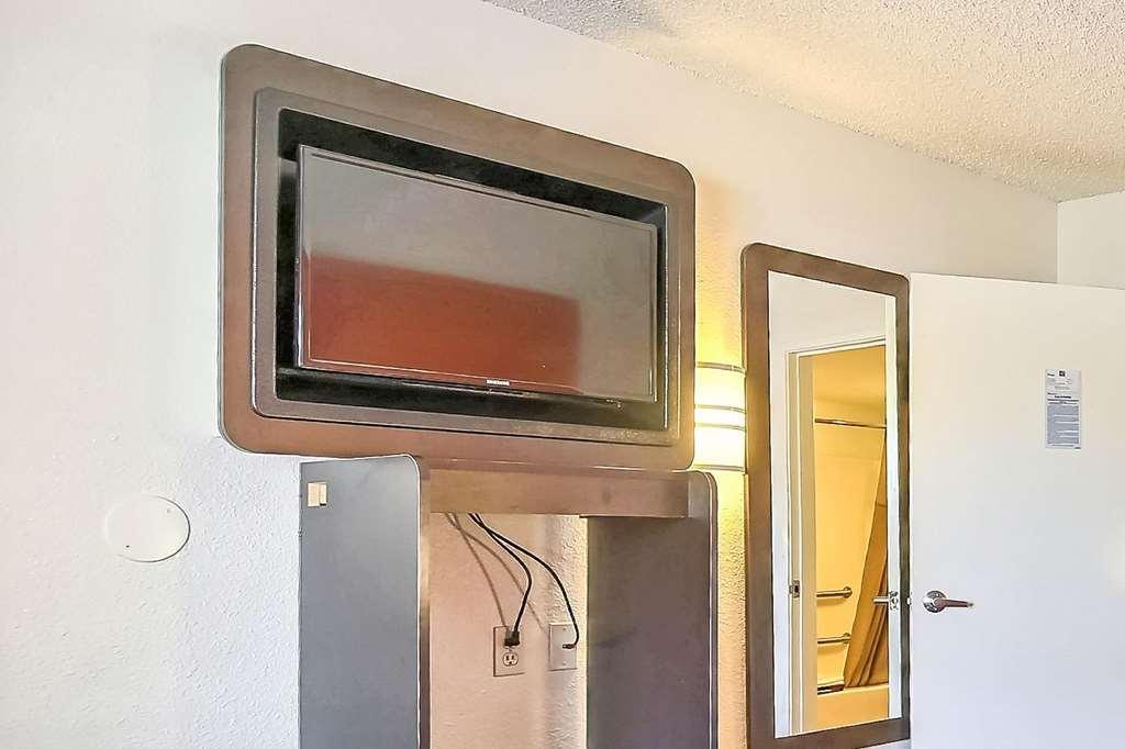 Motel 6-Oakland, Ca - Embarcadero الغرفة الصورة