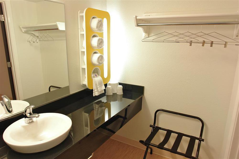 Motel 6-Oakland, Ca - Embarcadero الغرفة الصورة
